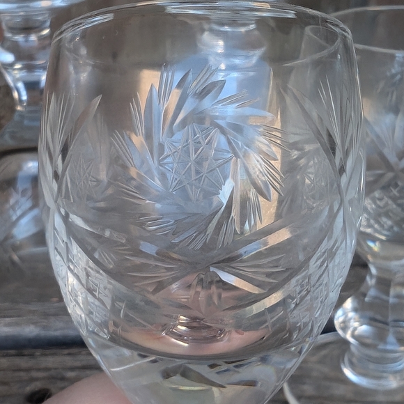 Set of 6 vintage Czech crystal liqueur or shot glasses - Picture 3 of 3